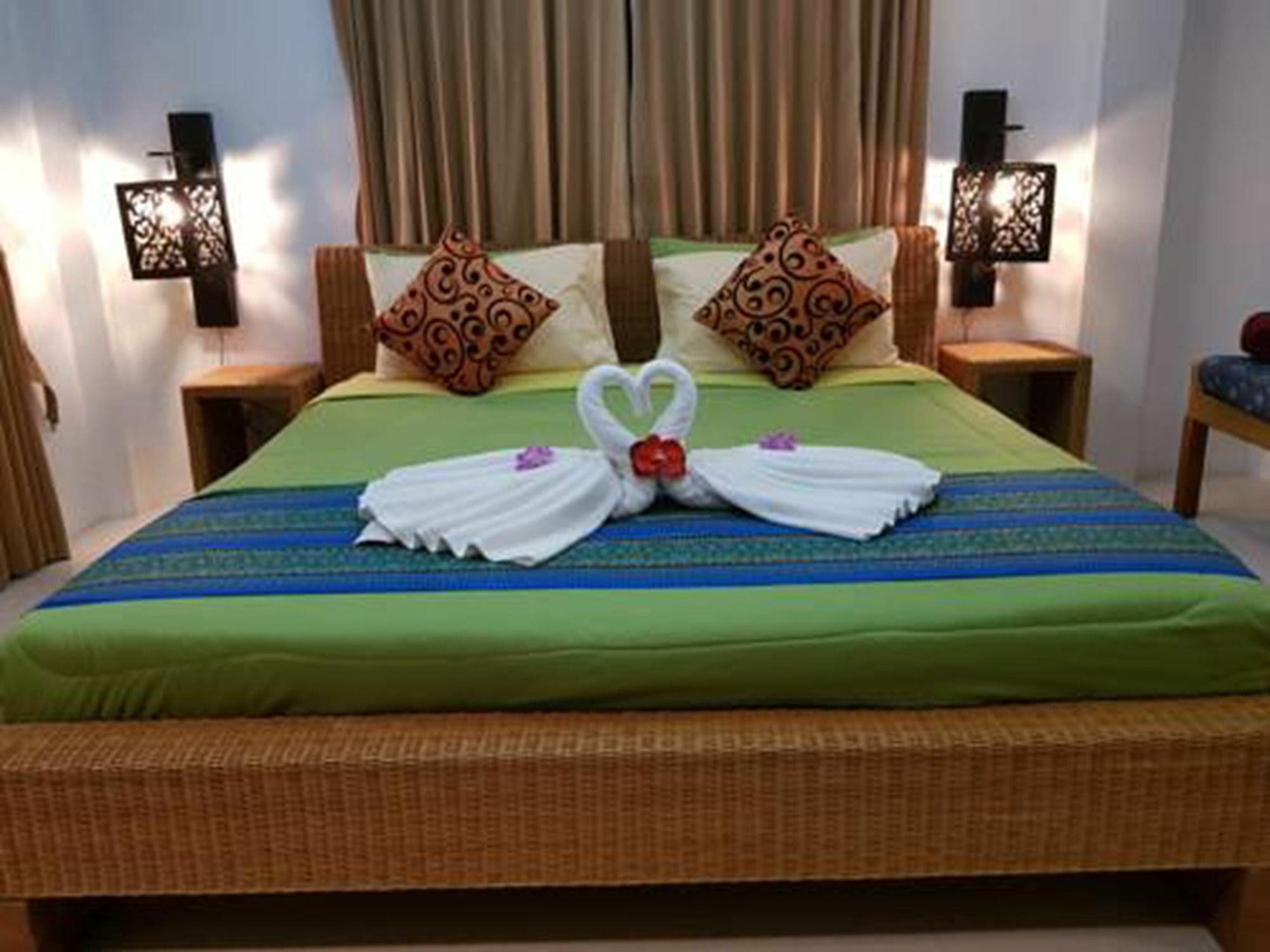 Rockwell Boutique Suites Hua Thanon  Exterior photo